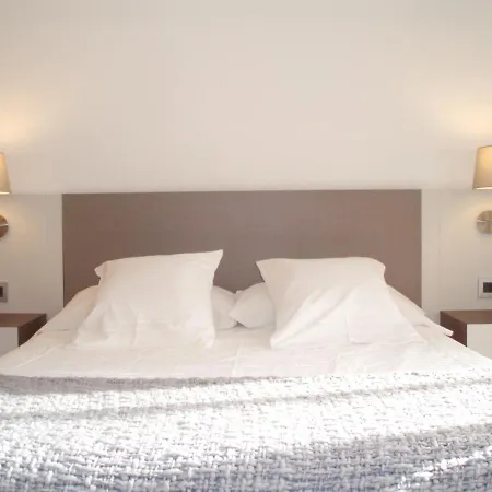 Bonmont Seaside Villa: Two-bedroom Retreat With Pool Holiday home *